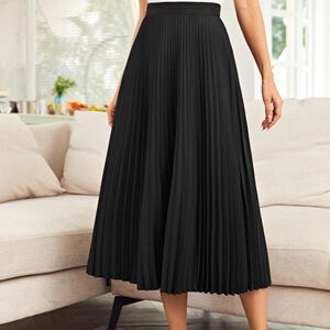 Pleated midi skirt